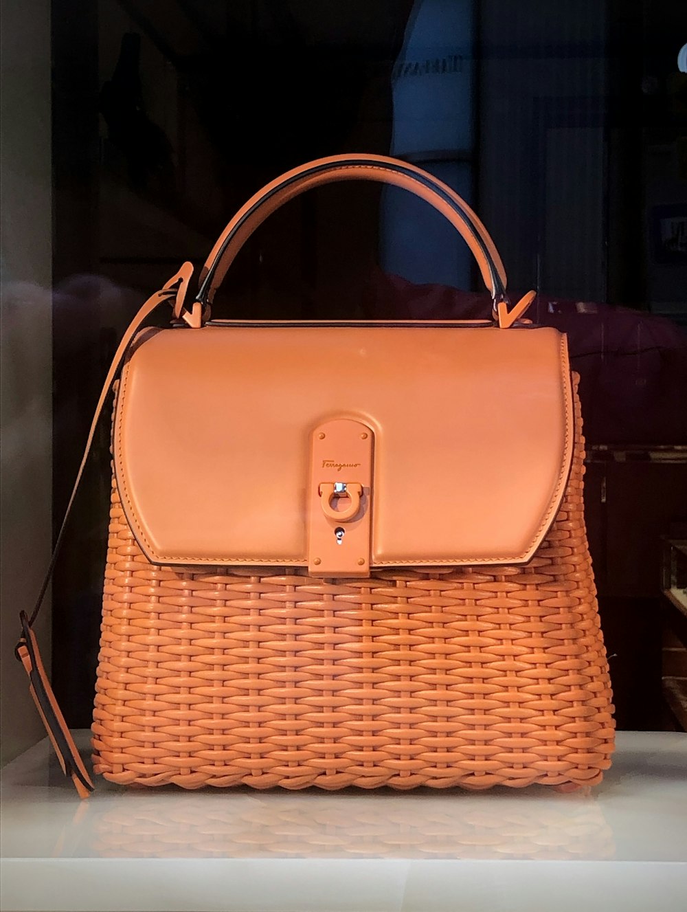 Handwoven natural raffia beach tote bag