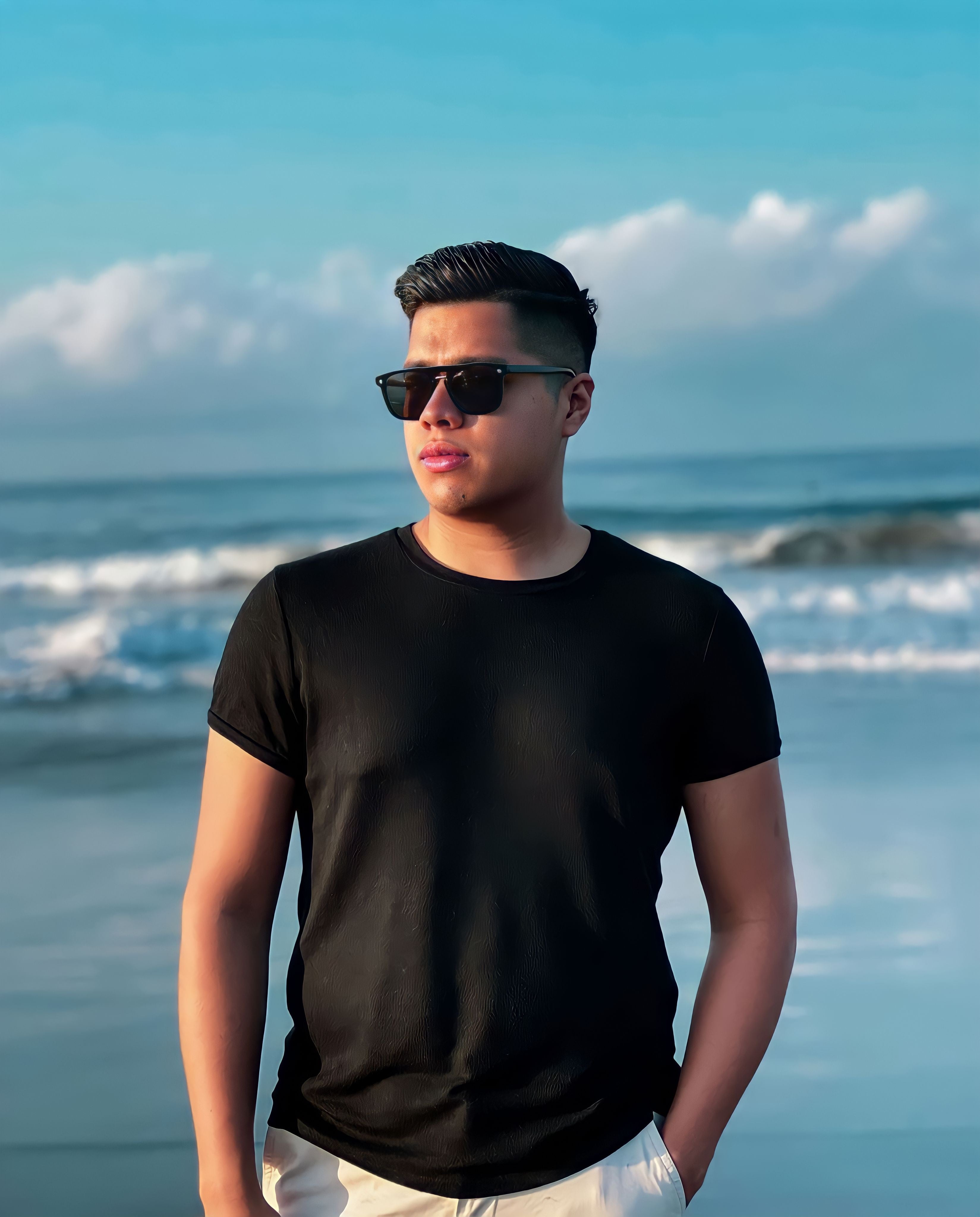 Black Essential Tee